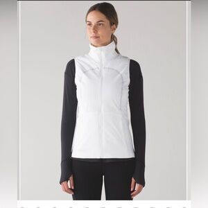 Lululemon White Run For Cold Vest Size 6/Small EUC